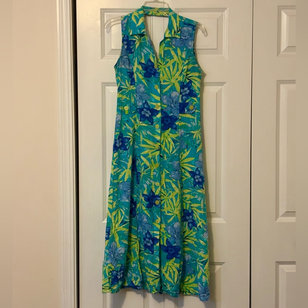 Vintage 90s Collared, Cut Out Back Floral Full Button Down Midi Dress Small